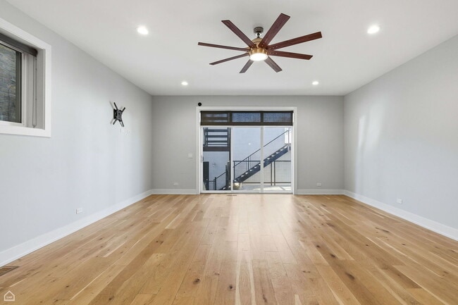 Building Photo - 1042 S Oakley Blvd