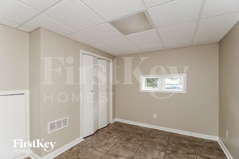 Building Photo - 105 Tanner Dr
