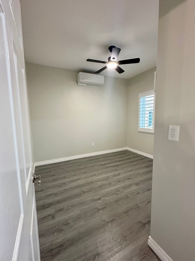 Building Photo - 7860 Montecito Ln