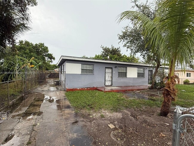 Primary Photo - 1017 NW 109th St
