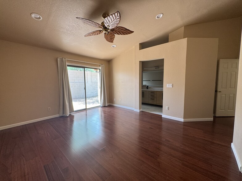 Building Photo - 7692 E Dayview Cir