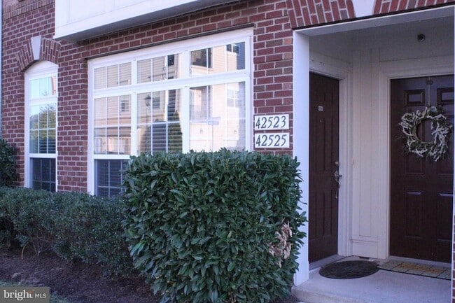 Building Photo - 42525 Highgate Terrace