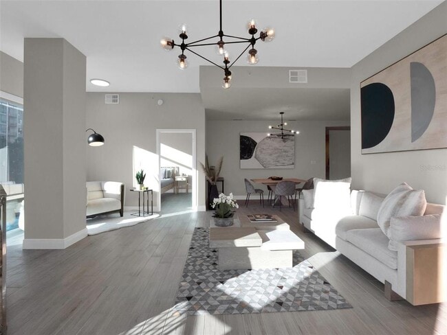 Building Photo - 525 E Jackson St