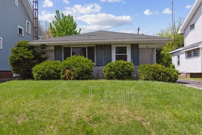 Primary Photo - 4111 Parrakeet Ave