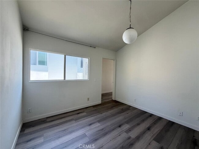 Building Photo - 911 N Beaudry Ave