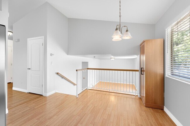 Building Photo - 557 E 8240 S