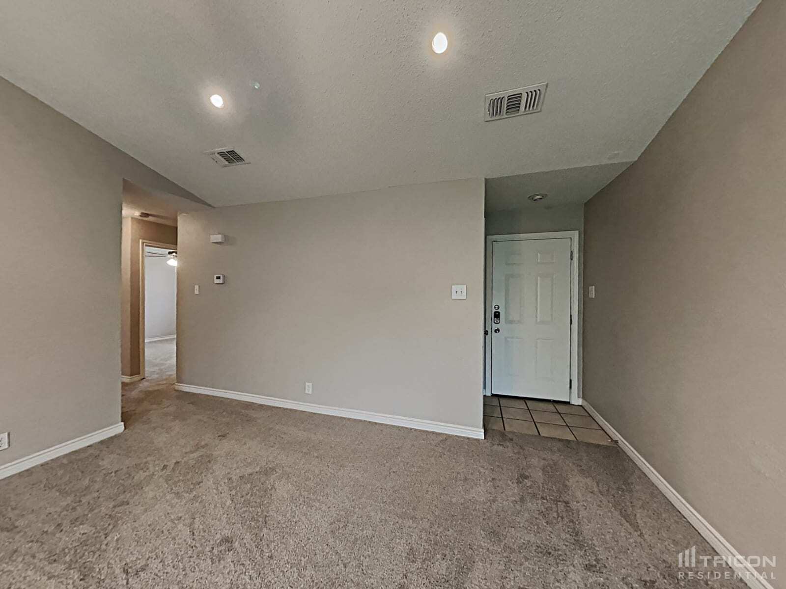 Building Photo - 8620 Santa Clara Dr