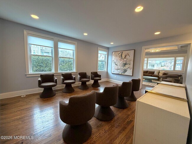 Building Photo - 125 Cedar Ave