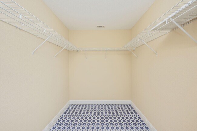 Building Photo - 618 Territory Ln