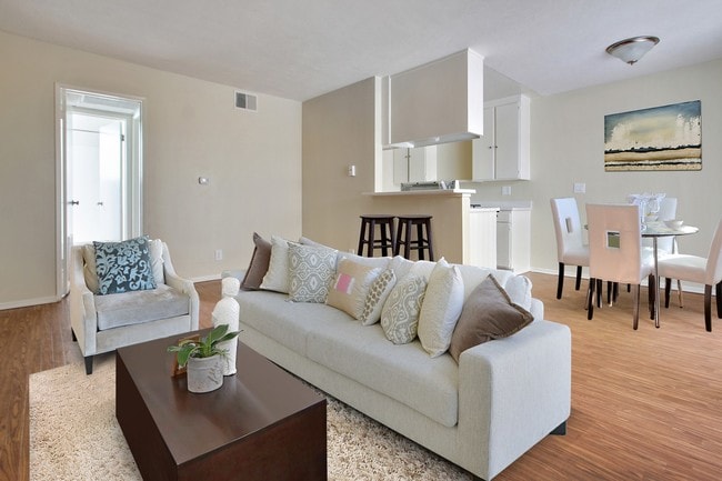 Primary Photo - Sepulveda Place Apartments