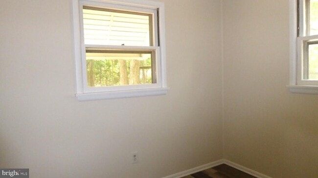 Building Photo - 135 Daffodil Rd