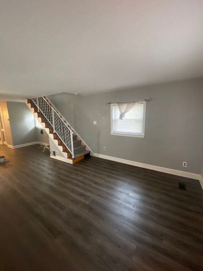 Building Photo - Beautiful three bed, 1.5 bath single-family home for rent with inground pool