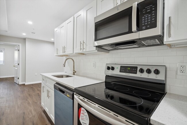 Building Photo - 2025 N 16th St