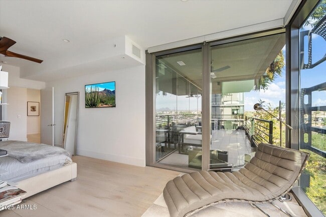 Building Photo - 7180 E Kierland Blvd