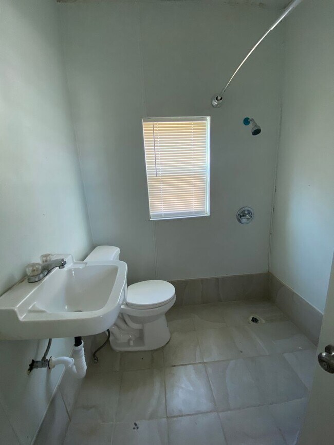 Building Photo - 816 S 19th St