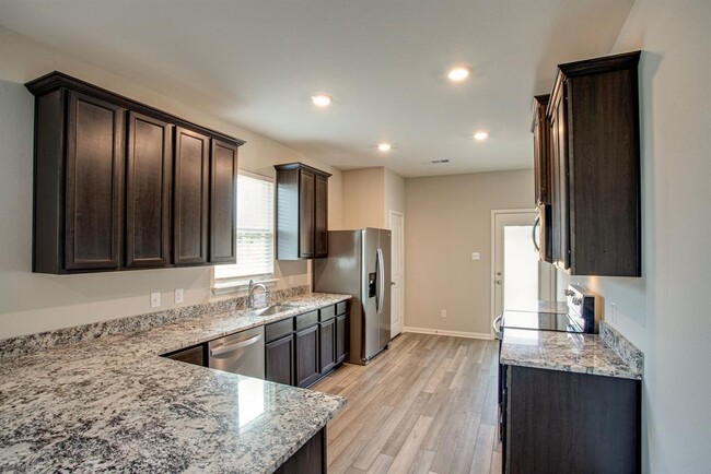 Building Photo - 257 Mount Vernon Way