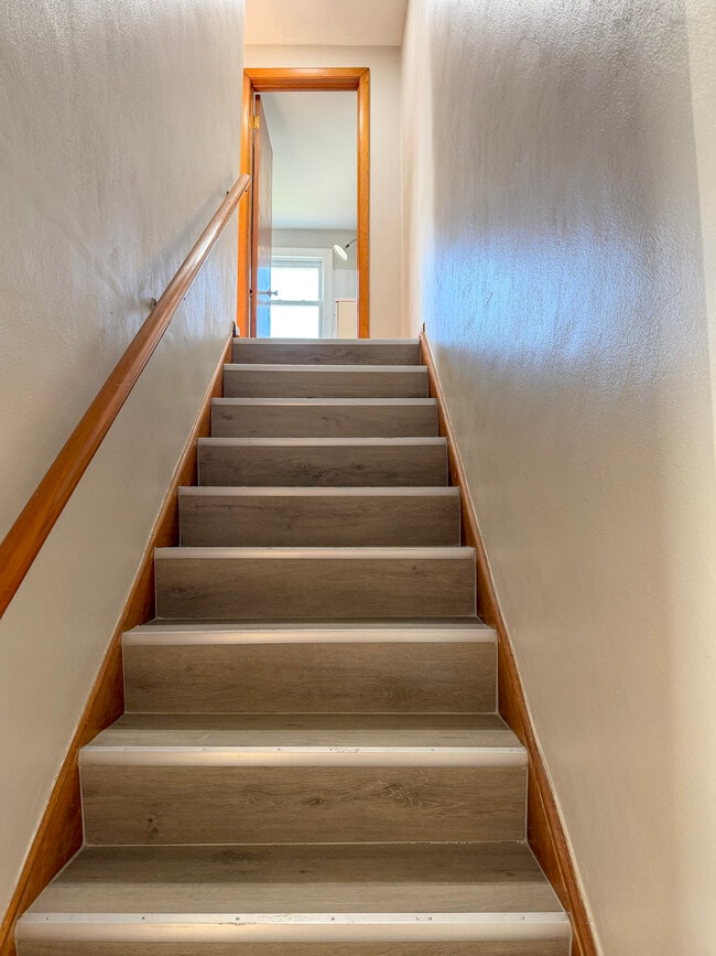 Building Photo - 1612 Maine