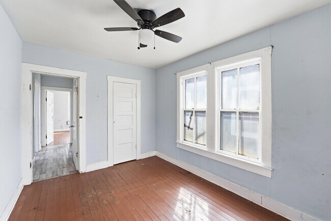 Building Photo - 2420 Stevens St