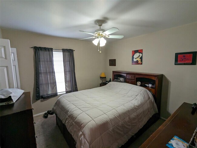 Building Photo - 1514 Glencrest Dr