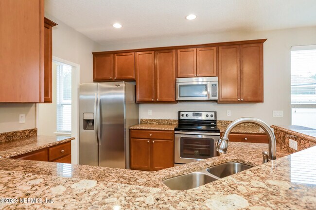 Building Photo - 667 Drysdale Dr