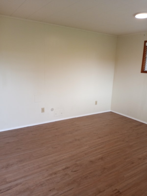 Building Photo - 313 Pecks Dr