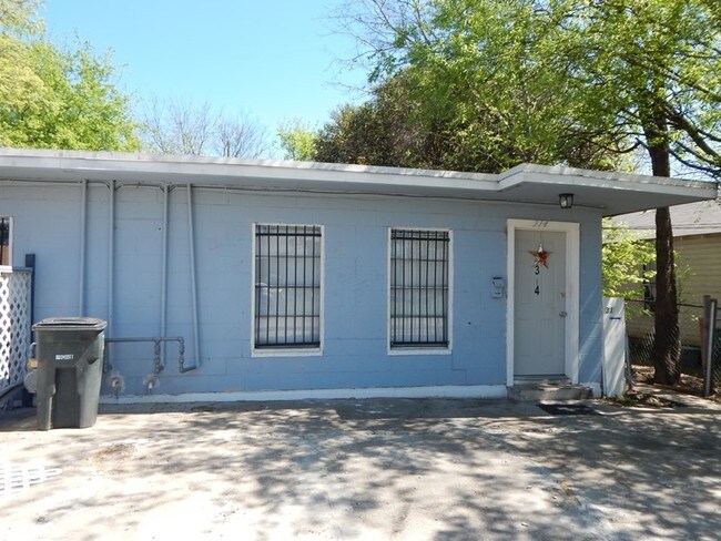 Building Photo - 4-PLEX