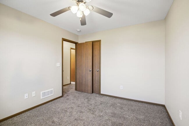 Building Photo - 3 bedroom 2 bath in Grain Valley