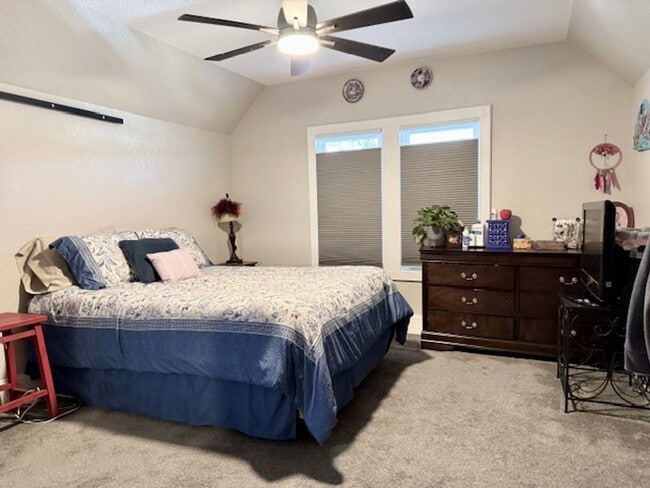 Building Photo - *West side charmer completely remodeled, mid century flare!