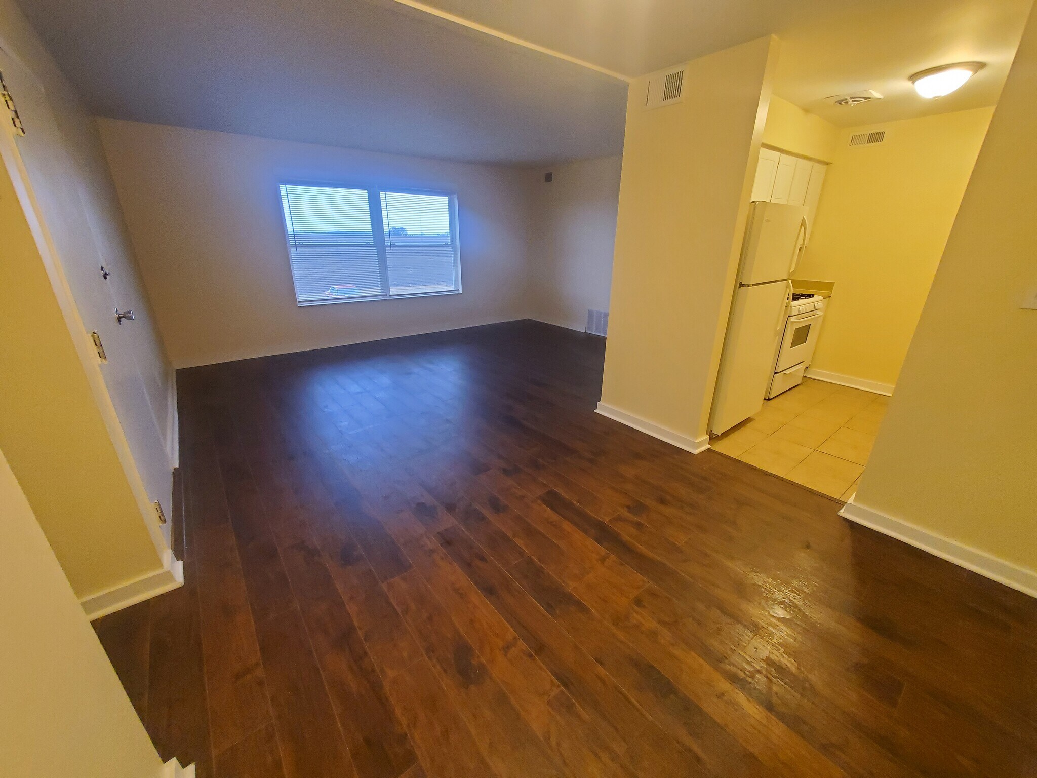 Building Photo - 1532 Hobson Dr