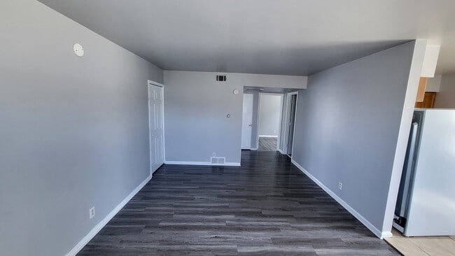 Building Photo - 371 W Old Indian Trail