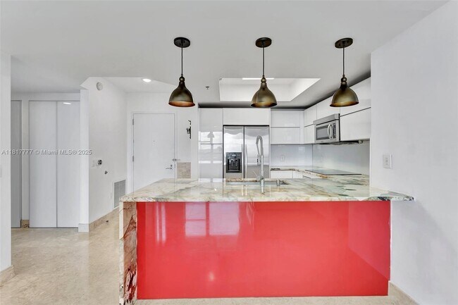 Building Photo - 2641 N Flamingo Rd