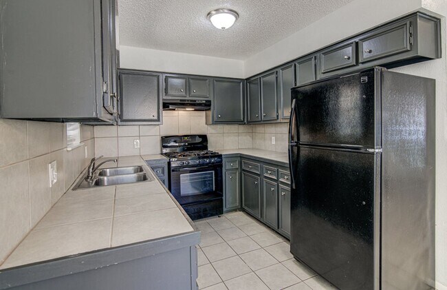 Building Photo - 1202 Westcott Dr