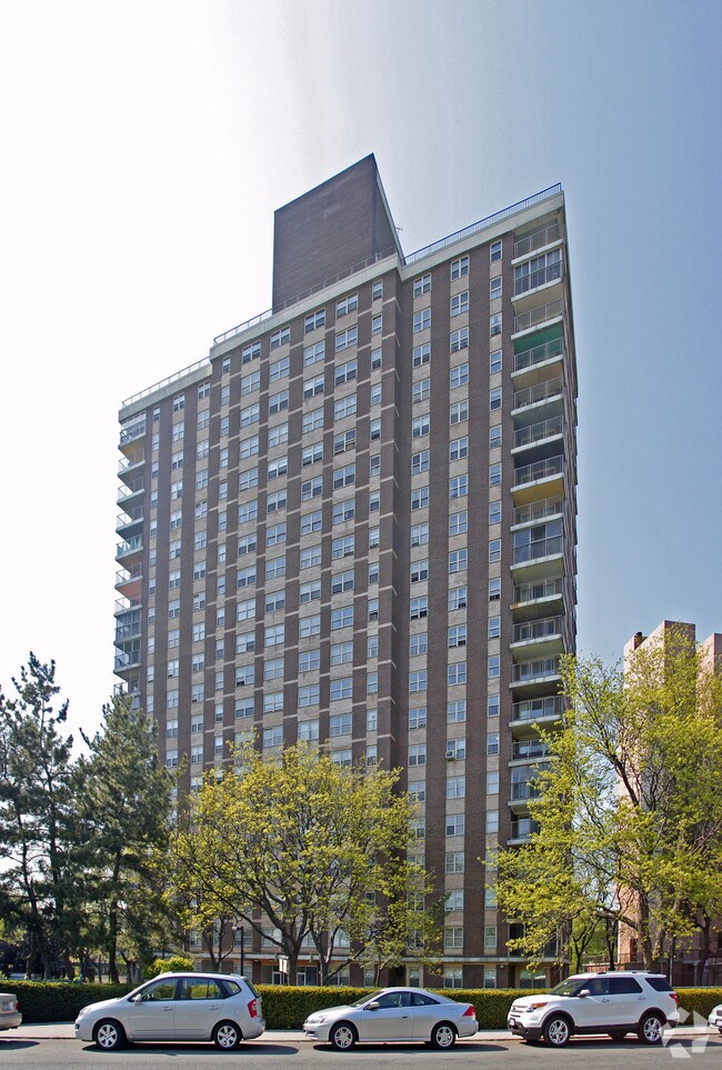 Amalgamated Coop Towers 39653977 Sedgwick Ave Bronx NY 10463