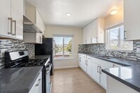Building Photo - 5306 Bayview Ave