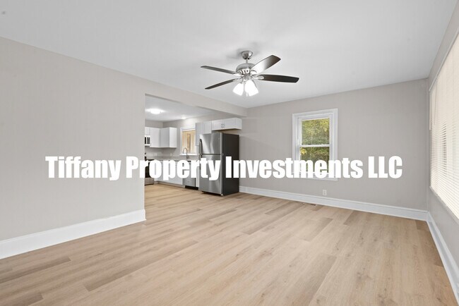 Building Photo - 119 N Jack St