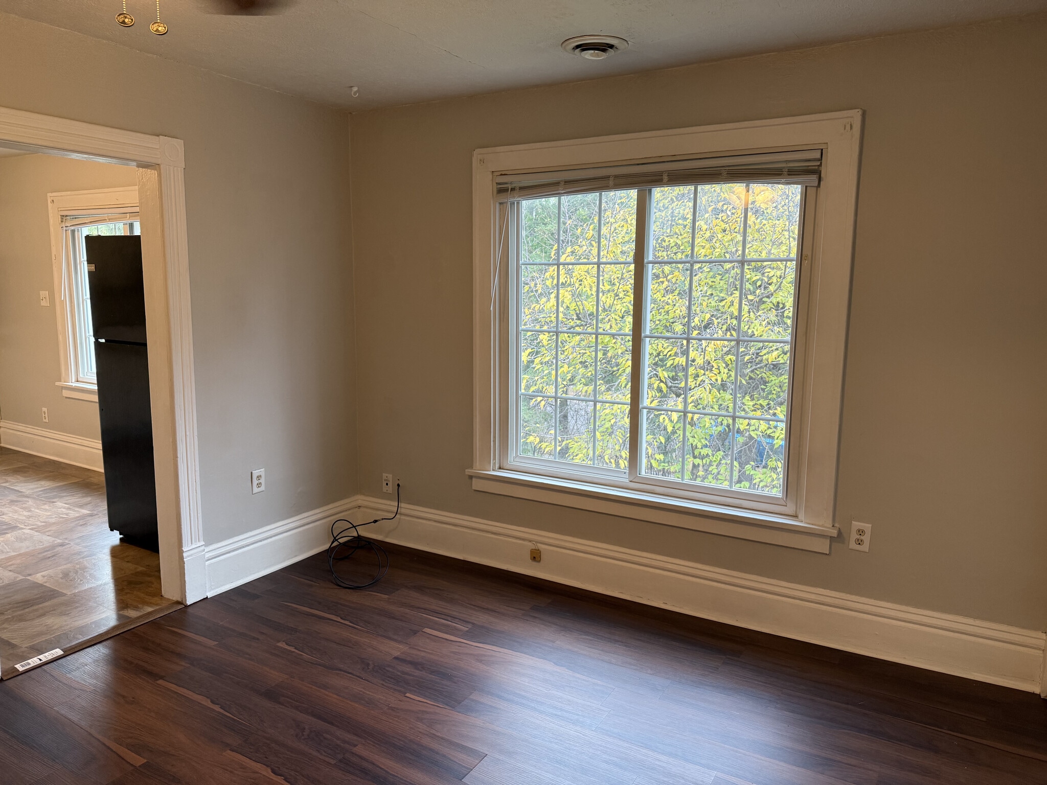 Living Room - 427 19th Ave NE