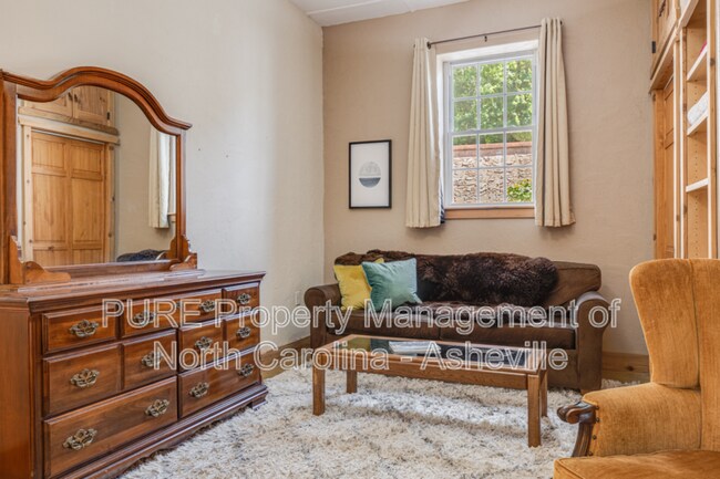 Building Photo - 226 Brickyard Rd