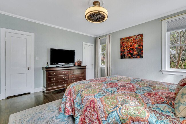 Building Photo - Beautiful Home in Desirable Ardsley Park