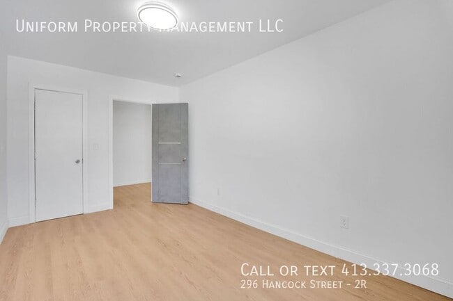 Building Photo - 296 Hancock St