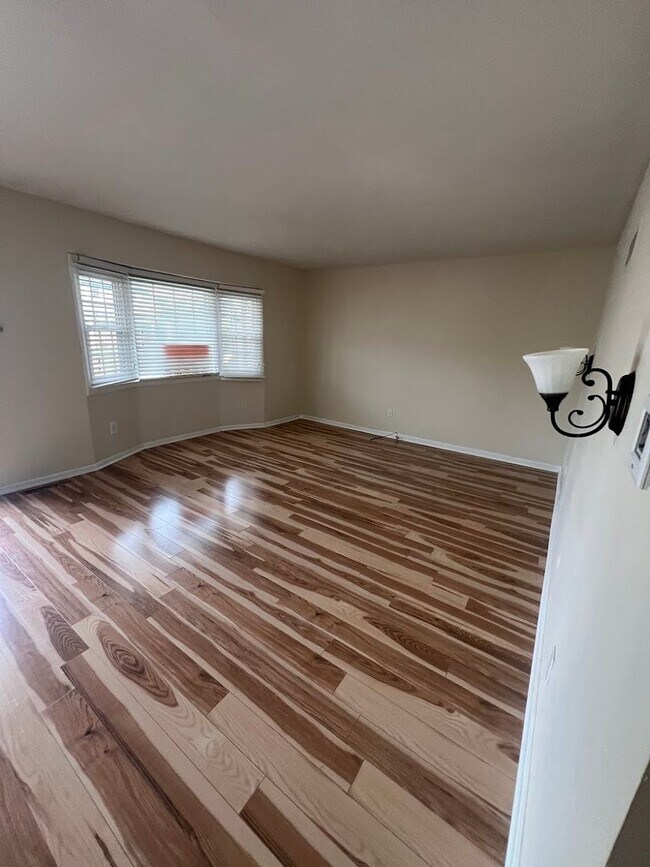 Building Photo - For Rent – 3 Bedroom, 1.5 Bath Home