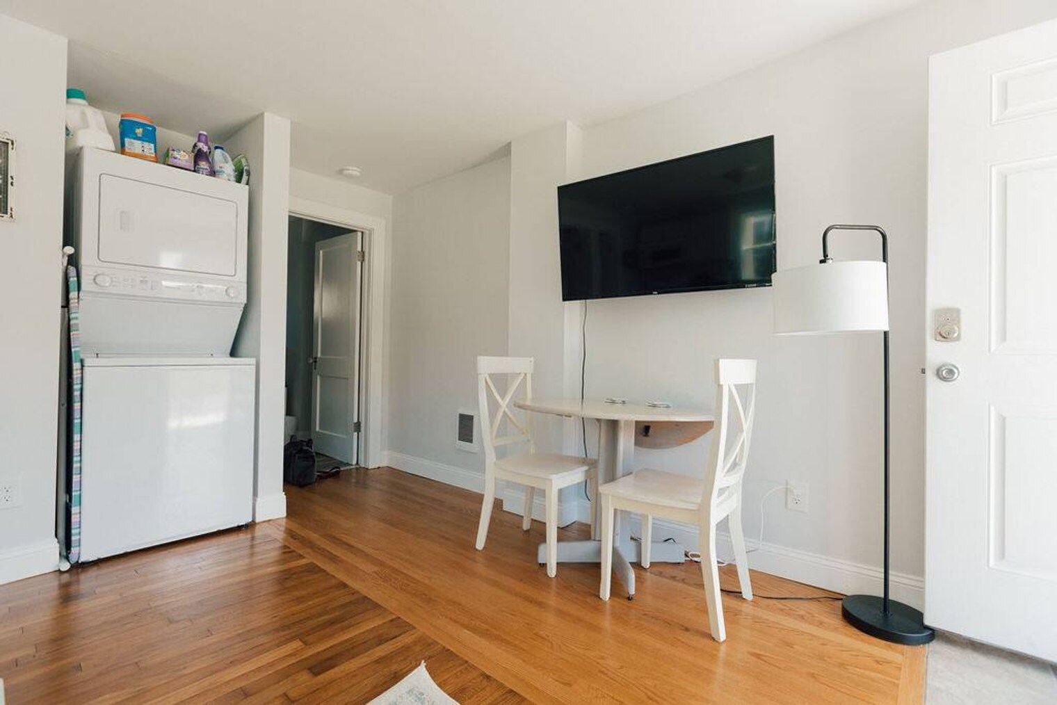 Building Photo - 905 Hill St