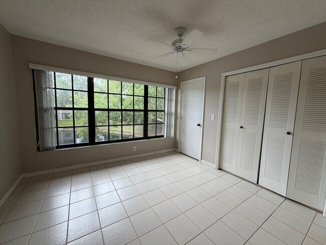 Building Photo - Perfect Condo in Dunedin