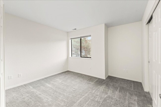 Building Photo - 2-bedroom 2-bathroom condo, located steps from the Boise River Greenbelt