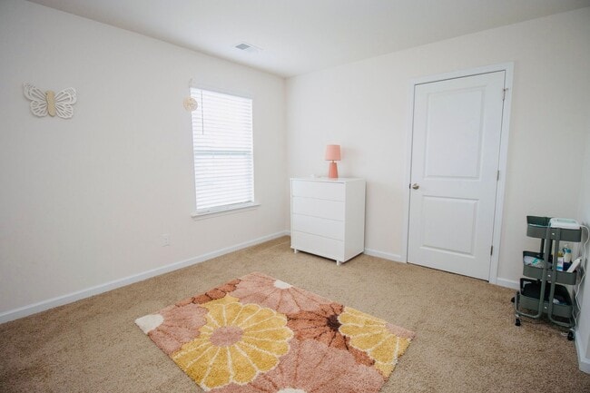 Building Photo - Gorgeous 4 Bedroom, 2 Bath Home in Bowden ...