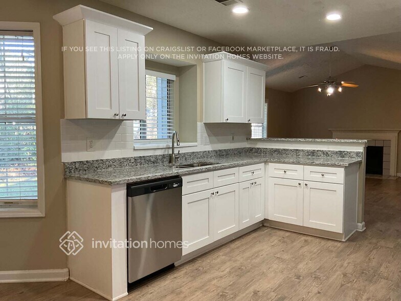 Building Photo - 6021 Woodcreek Dr