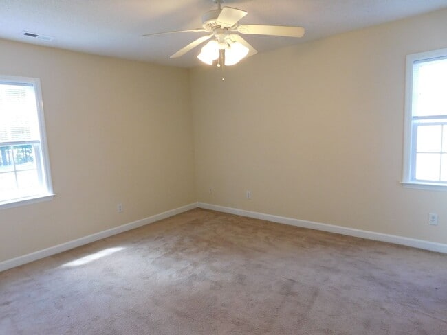 Building Photo - 113 Fairmount Way