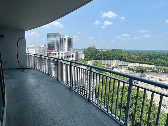 Building Photo - 3338 Peachtree Rd NE