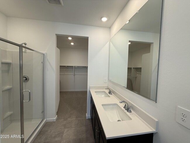Building Photo - 4235 W Yolanda Ln
