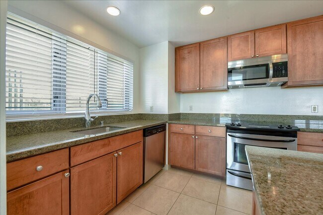 Building Photo - Fantastic 2 Bedroom/2 Bath at City Heights