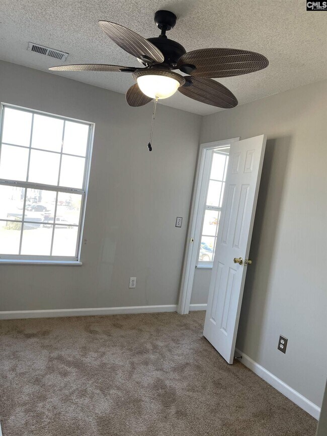 Building Photo - 553 Summit Terrace Ct